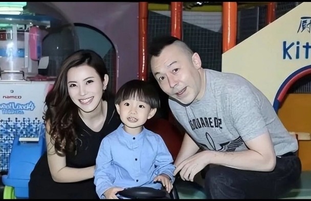 雷宇扬在2012年与中国女主播马荔结婚后长居广州，二人育有一子。